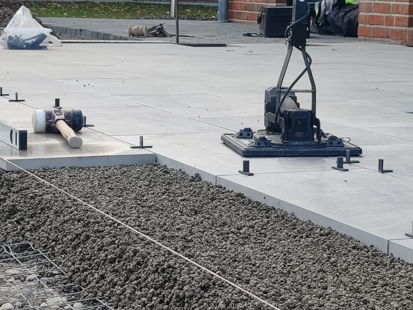 Verlegen von Terrassenplatten